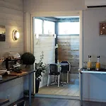 Hotel De La 3*