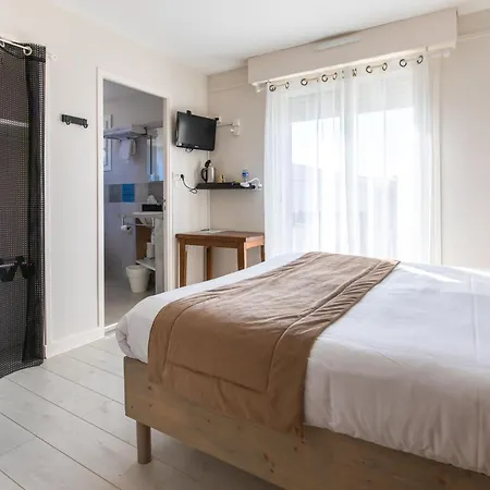 Hotel De La Plage 3*